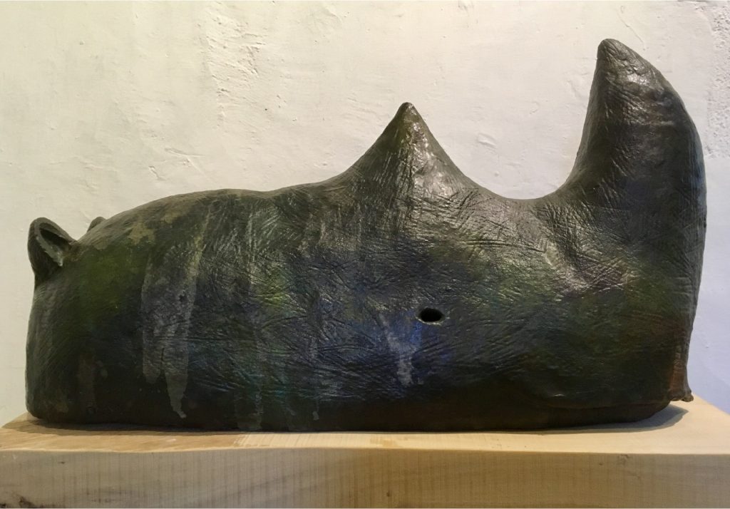 rhino bronce